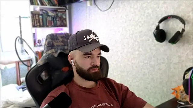 _Serious_Man webcam