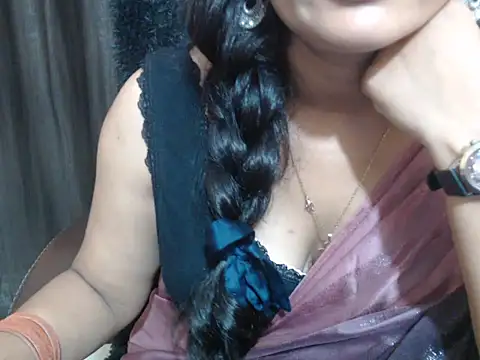 Kudi_Kiyara live cam on StripChat