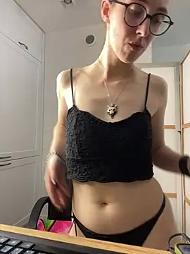 MartiniiSelenna live cam on StripChat
