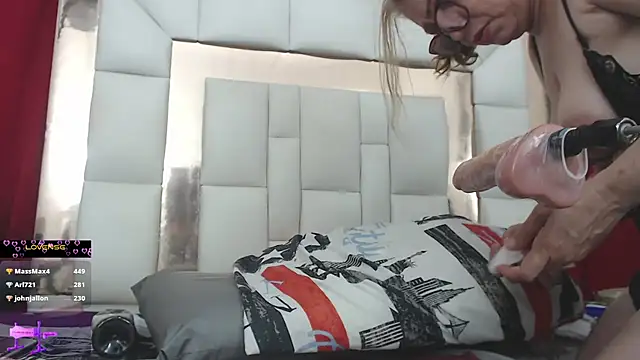 candyrojas live cam on StripChat