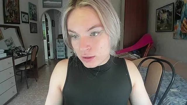 milliKira006 webcam