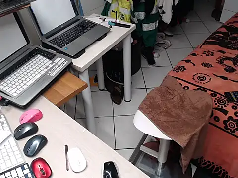 firenze77 live cam on StripChat
