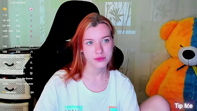 MeganNewCat webcam