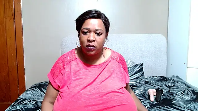 BUSTYQUEEN56_ webcam
