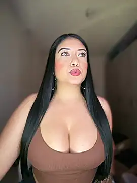 cami_ortiz__ webcam