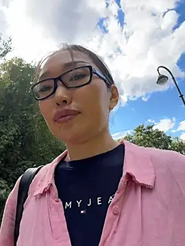 trytomakememoam webcam