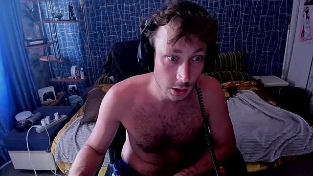 CuteBoy228 webcam