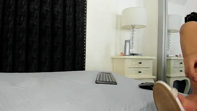 naia_cox webcam