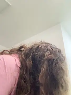 CurlyMaddie webcam