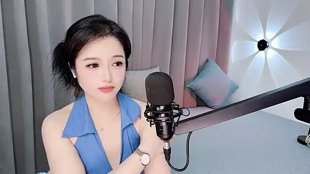 Momo-Wow webcam