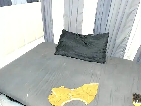EllieTan webcam