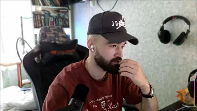 _Serious_Man webcam