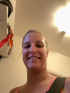 jennifer11772 live cam on StripChat