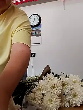 LittleFlower777 webcam