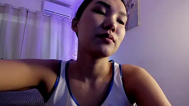 Divine_Madeleine webcam