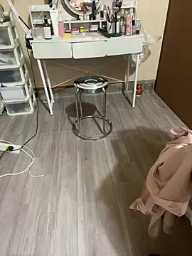 Mina048 webcam