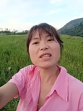 Linda-yiyi live cam on StripChat