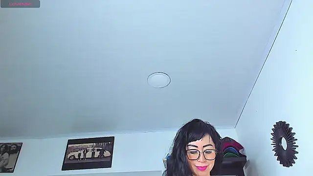 Vicky_hotmilf webcam