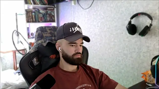 _Serious_Man webcam