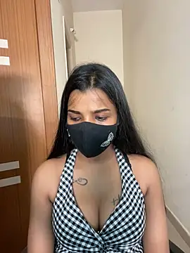 its_ur_flora live cam on StripChat