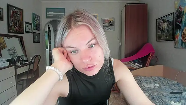 milliKira006 webcam