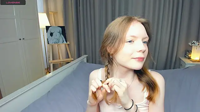 lavendermitten's live room