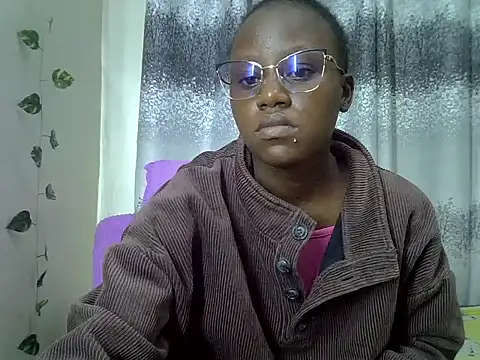 Happybree_ webcam
