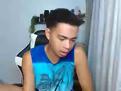 curlyasian_njxx live cam on StripChat