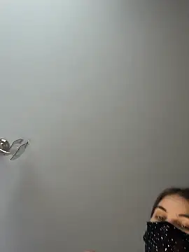 LaraVoosh webcam