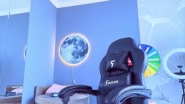 SpoilM3Mor3 webcam