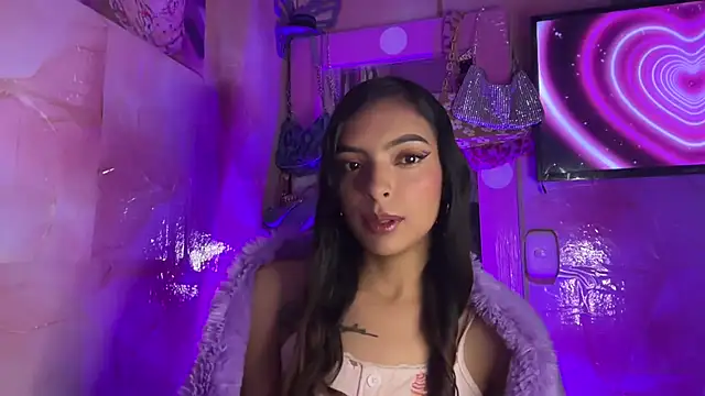 Skye_Moore webcam