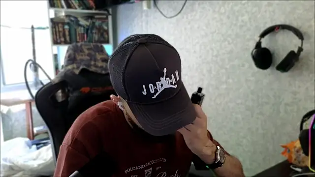 _Serious_Man webcam
