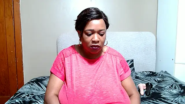 BUSTYQUEEN56_ webcam