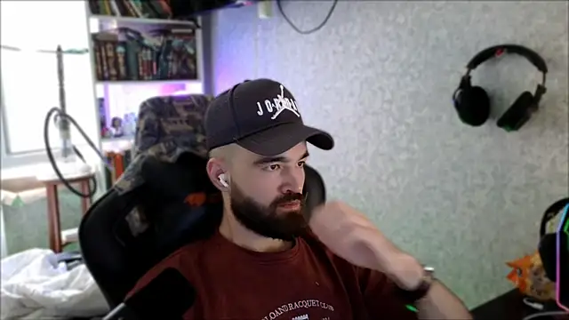 _Serious_Man webcam