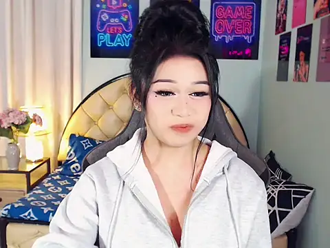 SexxyTsLoverr webcam