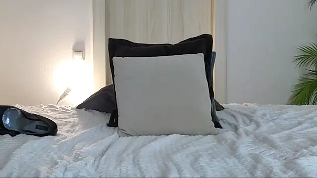 BlushingAngelita webcam