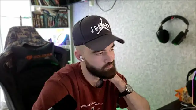 _Serious_Man webcam