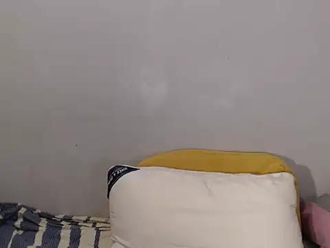 Urhotsilverboy webcam