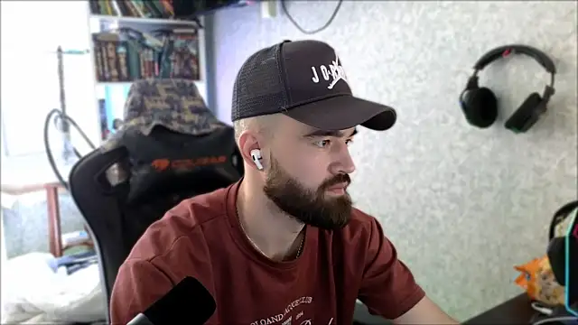 _Serious_Man webcam