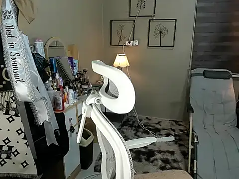 EternityBanks webcam