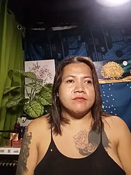 TabooSHOWgirl18 webcam