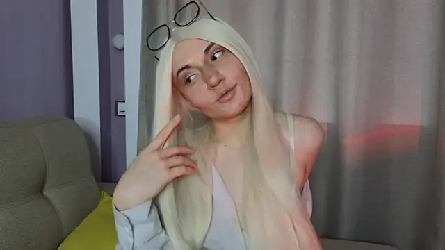 JohnsieNovitske webcam
