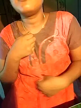 Tamil_Kavitha live cam on StripChat