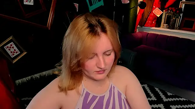 KathyBriggs live cam on StripChat