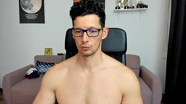 BrutusK08 live cam on StripChat