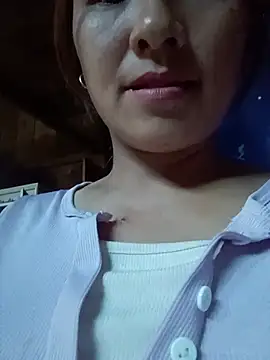 Maikute9696 live cam on StripChat
