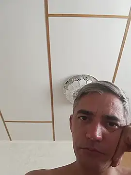 HotRamis83 webcam
