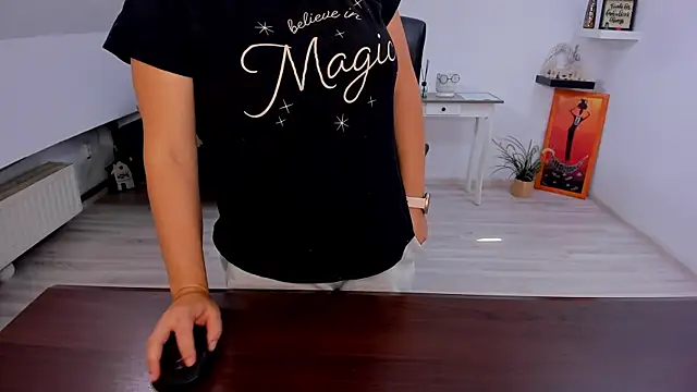 LollaGirl webcam