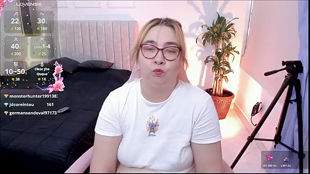chloe_prg webcam