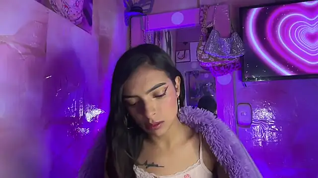 Skye_Moore webcam